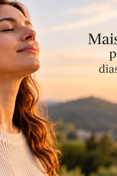 Mulher respirando ao ar livre para lidar com a ansiedade e buscar mais tranquilidade